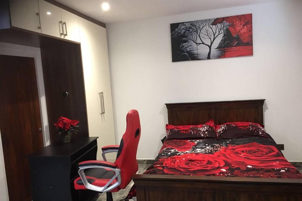 Bright, Stylish Studio Flat With Sky Sports Earley Ngoại thất bức ảnh